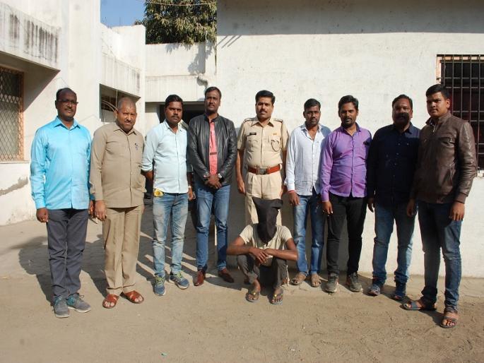 The hotelman's killer was arrested from Uttar Pradesh | हॉटेलमालकाच्या मारेकऱ्यास उत्तरप्रदेशातून अटक The hotelman's killer was arrested from Uttar Pradesh | हॉटेलमालकाच्या मारेकऱ्यास उत्तरप्रदेशातून अटक
