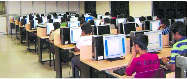 MPSC training center on the lines of UPSC | यूपीएससीच्या धर्तीवर एमपीएससी प्रशिक्षण केंद्र MPSC training center on the lines of UPSC | यूपीएससीच्या धर्तीवर एमपीएससी प्रशिक्षण केंद्र