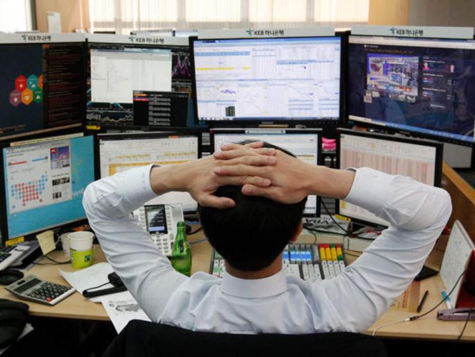 Not on the phone, now bet on the website !, matches in Dubai, bet in Kolhapur | फोनवर नव्हे, आता बेबसाईटवर सट्टा !,सामने दुबईत, सट्टा कोल्हापुरात Not on the phone, now bet on the website !, matches in Dubai, bet in Kolhapur | फोनवर नव्हे, आता बेबसाईटवर सट्टा !,सामने दुबईत, सट्टा कोल्हापुरात