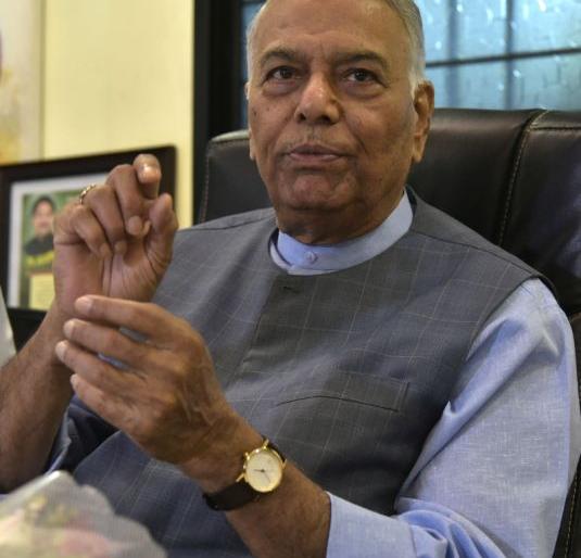LIC fund misuse of central funds; Yashwant Sinha | केंद्राकडून ‘एलआयसी’च्या निधीचा दुरुपयोग; यशवंत सिन्हा LIC fund misuse of central funds; Yashwant Sinha | केंद्राकडून ‘एलआयसी’च्या निधीचा दुरुपयोग; यशवंत सिन्हा