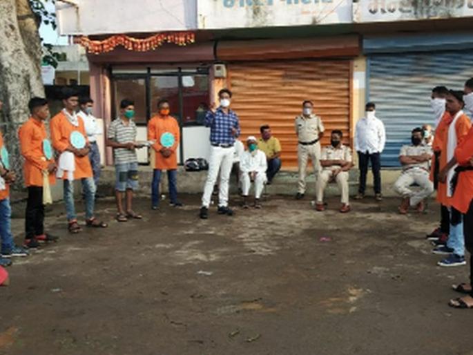 Awareness about corona from street plays | पथनाट्यातून कोरोनाबाबत प्रबोधन Awareness about corona from street plays | पथनाट्यातून कोरोनाबाबत प्रबोधन