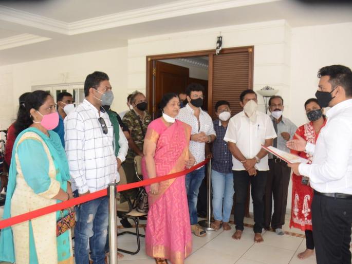 Jayaprabha, Shalini Studio meeting next week: Dhairyashil Mane | जयप्रभा, शालिनी स्टुडिओबाबत पुढील आठवड्यात बैठक : धैर्यशील माने Jayaprabha, Shalini Studio meeting next week: Dhairyashil Mane | जयप्रभा, शालिनी स्टुडिओबाबत पुढील आठवड्यात बैठक : धैर्यशील माने