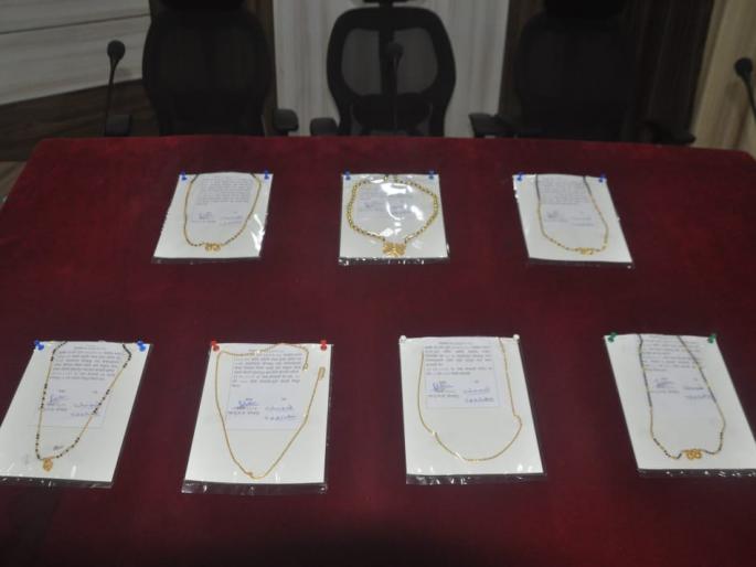 Kolhapur: Two chain snatches arrested in Ramanandan | कोल्हापूर : रामानंदनगरातील दोघा चेन स्नॅचरना अटक Kolhapur: Two chain snatches arrested in Ramanandan | कोल्हापूर : रामानंदनगरातील दोघा चेन स्नॅचरना अटक