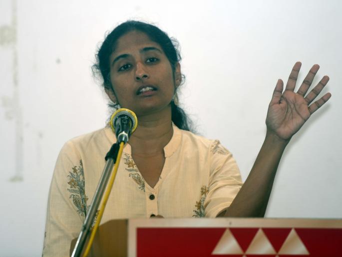 Police should arrest mastermind in murder case of Dr. Narendra Dabholkar- Mukta Dabholkar | पोलिसांनी डॉ. नरेंद्र दाभोळकर यांच्या खूनातील सूत्रधारापर्यंत जाणे अपेक्षित आहे- मुक्ता दाभोळकर Police should arrest mastermind in murder case of Dr. Narendra Dabholkar- Mukta Dabholkar | पोलिसांनी डॉ. नरेंद्र दाभोळकर यांच्या खूनातील सूत्रधारापर्यंत जाणे अपेक्षित आहे- मुक्ता दाभोळकर