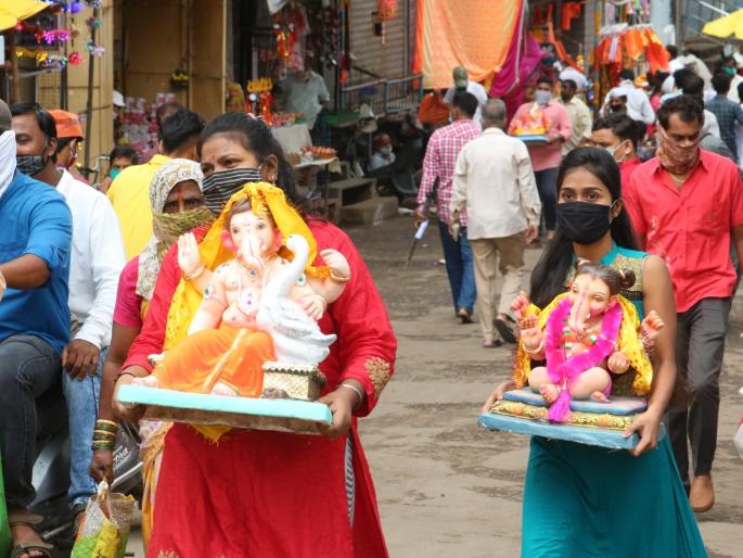 Ganpati Festival - Happy arrival of Bappa avoiding the crowd - Ganeshotsav begins | Ganpati Festival -गर्दी टाळून बाप्पांचे आनंदी आगमन-गणेशोत्सवास प्रारंभ Ganpati Festival - Happy arrival of Bappa avoiding the crowd - Ganeshotsav begins | Ganpati Festival -गर्दी टाळून बाप्पांचे आनंदी आगमन-गणेशोत्सवास प्रारंभ