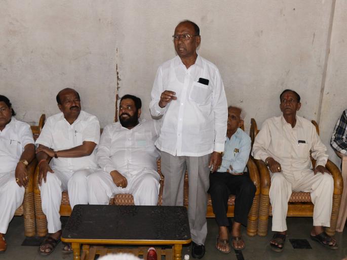 ... otherwise the municipal corporation may be besieged with a carriage, the direction of the All-rounder action committee | ...अन्यथा महापालिकेला हातगाड्यासह घेराव, सर्वपक्षीय फेरीवाला कृती समितीचा इशारा  ... otherwise the municipal corporation may be besieged with a carriage, the direction of the All-rounder action committee | ...अन्यथा महापालिकेला हातगाड्यासह घेराव, सर्वपक्षीय फेरीवाला कृती समितीचा इशारा