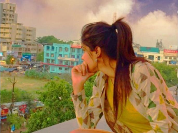 eisha singh health down ishq subhan allah actress diagnosed with dengue | अरे बापरे...! शूटिंग सेटवर अचानक या अभिनेत्रीची बिघडली तब्येत eisha singh health down ishq subhan allah actress diagnosed with dengue | अरे बापरे...! शूटिंग सेटवर अचानक या अभिनेत्रीची बिघडली तब्येत