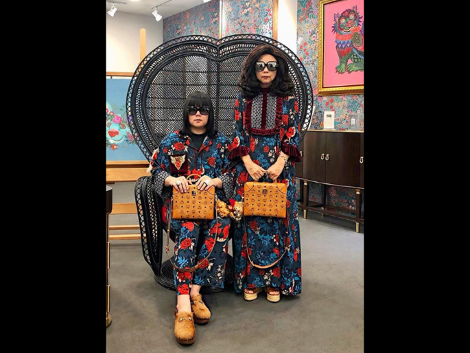 Mother and son most stylish duo who always wears matching outfits | सेम टू सेम... आई-मुलाची स्टायलिश जोडी, एकमेकांचा सारखाच पेहराव Mother and son most stylish duo who always wears matching outfits | सेम टू सेम... आई-मुलाची स्टायलिश जोडी, एकमेकांचा सारखाच पेहराव