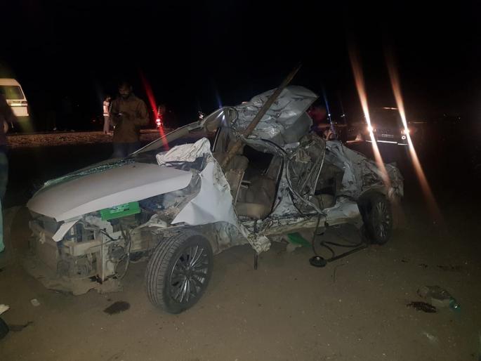  Three youths killed in a horrific accident in Vaijapuram | वैजापूरनजीक भीषण अपघातात ३ तरुण जागीच ठार