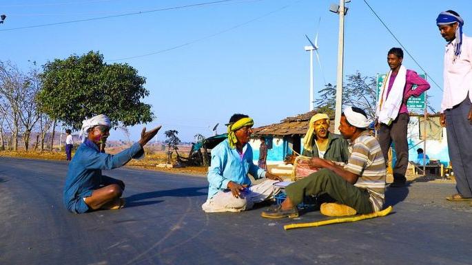 Tribal fugue in color ... | आदिवासींचा फगवा आला रंगात... Tribal fugue in color ... | आदिवासींचा फगवा आला रंगात...