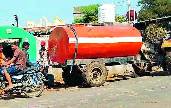 Drum water at Rs 60 | ड्रमभर पाणी ६० रुपयांत Drum water at Rs 60 | ड्रमभर पाणी ६० रुपयांत