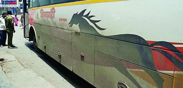 Clean inside, clean from outside | आतून स्वच्छ, बाहेरून अस्वच्छ