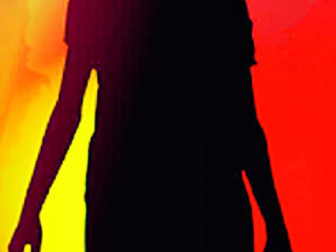And the wife left the corol girl ... | अन् पत्नीच निघाली कॉर्ल गर्ल... And the wife left the corol girl ... | अन् पत्नीच निघाली कॉर्ल गर्ल...