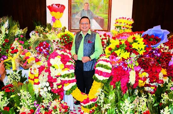 Happy Rajendra Darda Happy Birthday! | राजेंद्र दर्डा यांच्यावर वाढदिवसानिमित्त शुभेच्छांचा वर्षाव! Happy Rajendra Darda Happy Birthday! | राजेंद्र दर्डा यांच्यावर वाढदिवसानिमित्त शुभेच्छांचा वर्षाव!