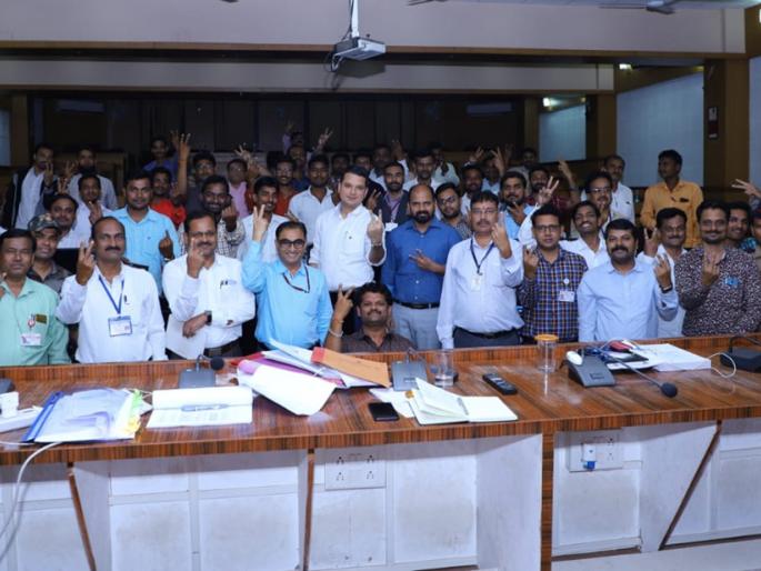 Beed district polled by three percent | बीड जिल्ह्यात तीन टक्क्यांनी मतदान घसरले