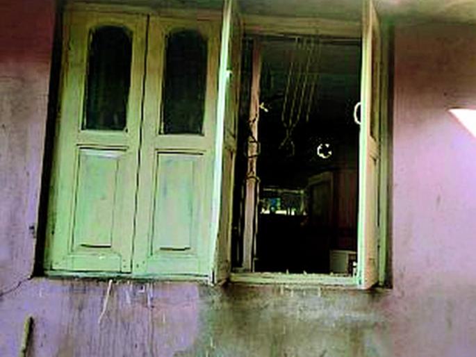 Six squads to detect Sangadi State Bank robbery | सानगडी स्टेट बँक चोरीच्या शोधासाठी सहा पथके Six squads to detect Sangadi State Bank robbery | सानगडी स्टेट बँक चोरीच्या शोधासाठी सहा पथके