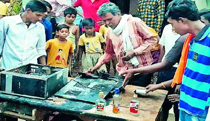 Fire to Digori Gram Panchayat office | दिघोरी ग्रामपंचायत कार्यालयाला आग