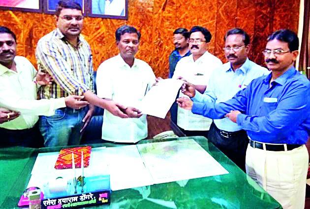 Organization's initiatives for teachers' issues | शिक्षकांच्या समस्यांसाठी संघटनांचा पुढाकार Organization's initiatives for teachers' issues | शिक्षकांच्या समस्यांसाठी संघटनांचा पुढाकार