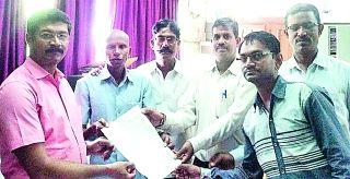 Elgar against the weightlifting | भारनियमनाविरूद्ध एल्गार Elgar against the weightlifting | भारनियमनाविरूद्ध एल्गार