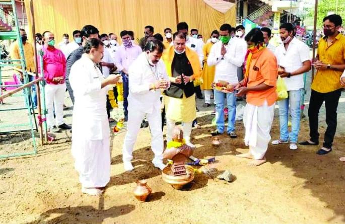 Foundation stone of Shiv Smarak in Buldana | बुलडाण्यात शिवस्मारकाची पायाभरणी Foundation stone of Shiv Smarak in Buldana | बुलडाण्यात शिवस्मारकाची पायाभरणी