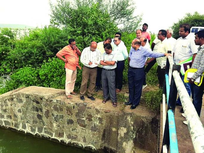 Kardi, Padmavati Dam Examination by Expert Committee | करडी, पद्मावती धरण गळतीची तज्ज्ञ समितीकडून पाहणी Kardi, Padmavati Dam Examination by Expert Committee | करडी, पद्मावती धरण गळतीची तज्ज्ञ समितीकडून पाहणी