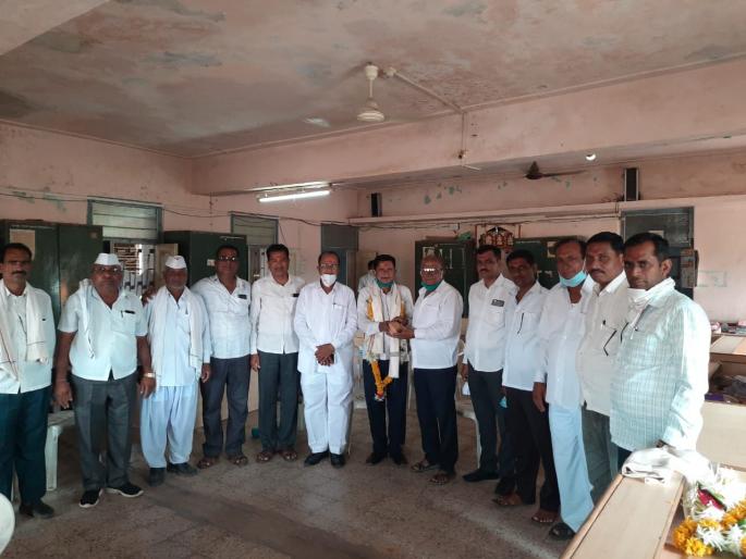 Chandrakant Ahire unopposed as the president of Brahmangaon Co-operative Society | ब्राह्मणगाव बृहत सहकारी संस्थेच्या अध्यक्षपदी चंद्रकांत अहिरे बिनविरोध Chandrakant Ahire unopposed as the president of Brahmangaon Co-operative Society | ब्राह्मणगाव बृहत सहकारी संस्थेच्या अध्यक्षपदी चंद्रकांत अहिरे बिनविरोध