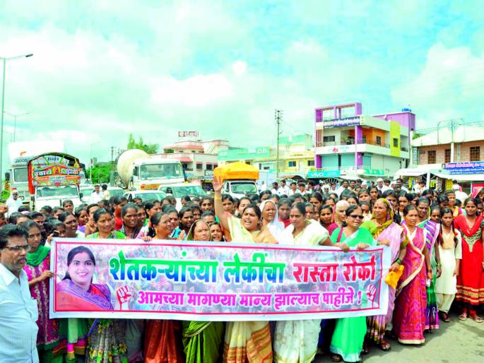 womens on highway,rastaroko | रणरागिणी उतरल्या रस्त्यावर