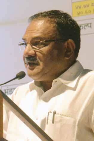 The Marathwada Water Conferences include Prashant Bombay, Satish Chavan, Kalgitura | मराठवाड्याच्या पाणी परिषदेत प्रशांत बंब, सतीश चव्हाण यांच्यात कलगीतुरा