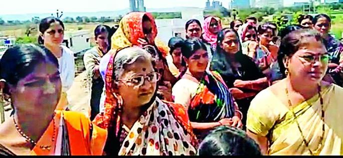 Stop the work of water purification center | जलशुद्धीकरण केंद्राचे काम बंद पाडले Stop the work of water purification center | जलशुद्धीकरण केंद्राचे काम बंद पाडले