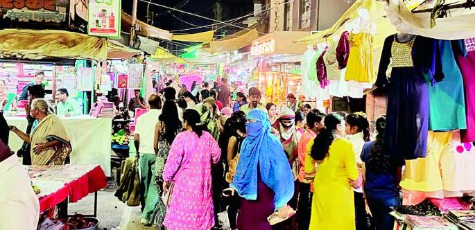 Buy in a bang this Diwali; A turnover of crores | दिवाळीत यंदा दणक्यात खरेदी; कोटींची उलाढाल