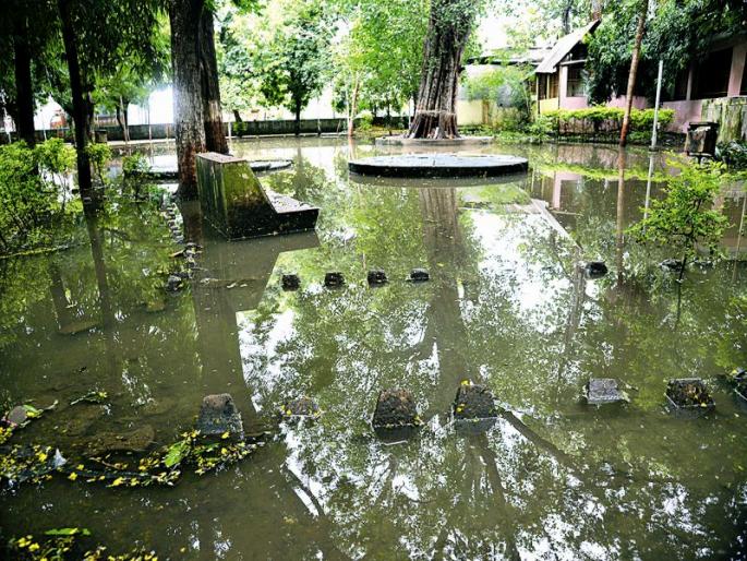 Livelihoods at the Cemetery | खान्देशात पिकांना जीवदान Livelihoods at the Cemetery | खान्देशात पिकांना जीवदान