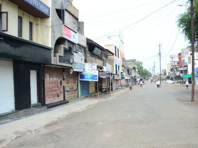 Public curfew with traders, support from citizens | जनता कर्फ्युला व्यापाऱ्यांची साथ, नागरिकांकडून ठेंगा Public curfew with traders, support from citizens | जनता कर्फ्युला व्यापाऱ्यांची साथ, नागरिकांकडून ठेंगा