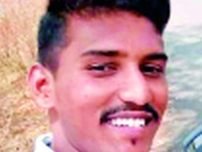 Wireman dies after electric pole falls on him | अंगावर इलेक्ट्रीक खांब पडून वायरमनचा मृत्यू