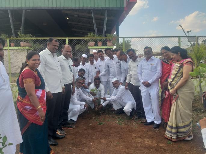 Village Workers Police Patil Day Dindori at affection fair | गांव कामगार पोलीस पाटील दिनी दिंडोरीत स्नेह मेळावा विविध उपक्र म Village Workers Police Patil Day Dindori at affection fair | गांव कामगार पोलीस पाटील दिनी दिंडोरीत स्नेह मेळावा विविध उपक्र म