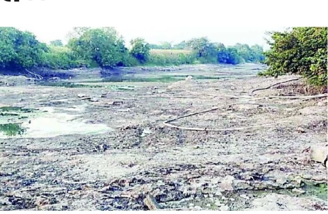 Rivers in Dindori taluka dry up in December | दिंडोरी तालुक्यातील नद्या डिसेंबरमध्येच कोरड्या