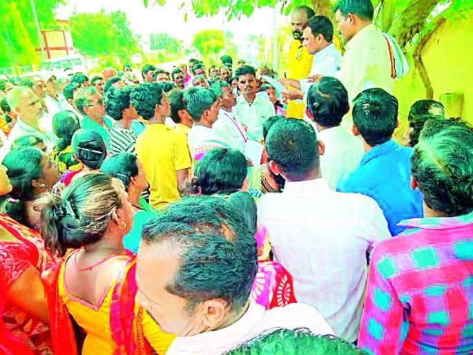 Workers' registration camp wrapped up in one day | कामगार नोंदणी शिबिर एका दिवसात गुंडाळले Workers' registration camp wrapped up in one day | कामगार नोंदणी शिबिर एका दिवसात गुंडाळले