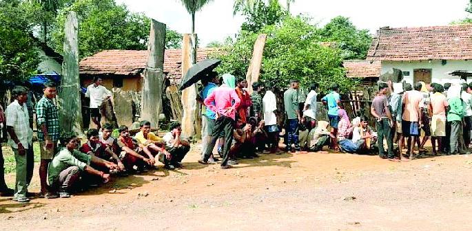 Maharashtra Election 2019 ; Uneducated tribes once again demonstrated their belief in democracy | Maharashtra Election 2019 ; अशिक्षित आदिवासींनी दाखविला पुन्हा एकदा लोकशाहीवर विश्वास Maharashtra Election 2019 ; Uneducated tribes once again demonstrated their belief in democracy | Maharashtra Election 2019 ; अशिक्षित आदिवासींनी दाखविला पुन्हा एकदा लोकशाहीवर विश्वास