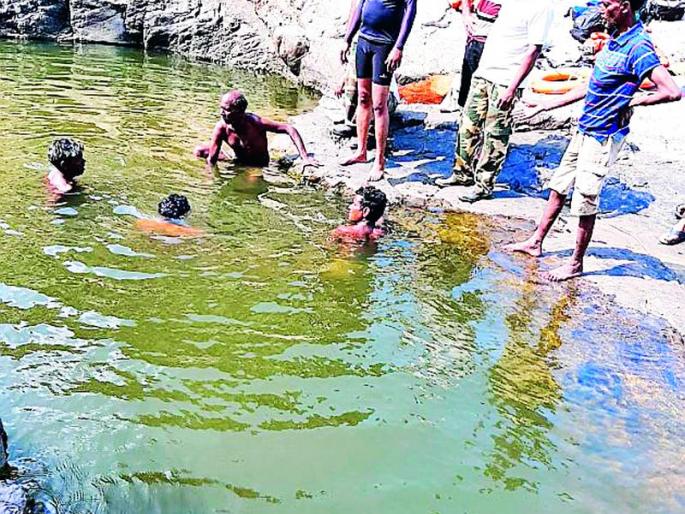 Young man drowns in Hazarafall | हाजराफॉल येथे तरुणाचा बुडून मृत्यू Young man drowns in Hazarafall | हाजराफॉल येथे तरुणाचा बुडून मृत्यू