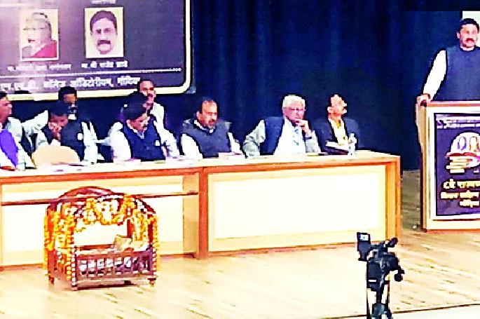Government's move to complete education system | शिक्षण व्यवस्था संपविण्याचा सरकारचा डाव Government's move to complete education system | शिक्षण व्यवस्था संपविण्याचा सरकारचा डाव