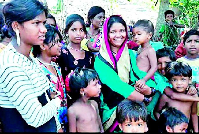 Ninety percent of Babatoli families do not have ration cards | बाबाटोलीतील ९० टक्के कुटुंबांकडे रेशनकार्डच नाही Ninety percent of Babatoli families do not have ration cards | बाबाटोलीतील ९० टक्के कुटुंबांकडे रेशनकार्डच नाही