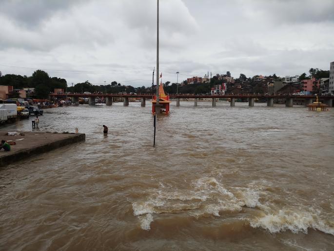 Wednesday's market jam due to flood of Godavari | गोदावरीच्या पुरामुळे बुधवारचा बाजार ठप्प Wednesday's market jam due to flood of Godavari | गोदावरीच्या पुरामुळे बुधवारचा बाजार ठप्प