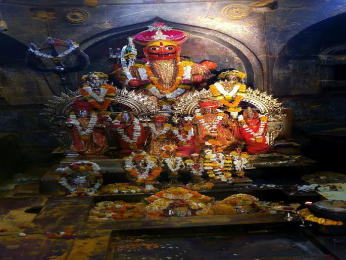 Kiranotsav on Shri Jejuri fort Temple | श्री क्षेत्र जेजुरीगड मंदिरामध्ये किरणोत्सव  Kiranotsav on Shri Jejuri fort Temple | श्री क्षेत्र जेजुरीगड मंदिरामध्ये किरणोत्सव