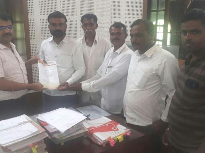 Shiv Sena's opposition to Vasundhara district bank | जिल्हा बॅँकेच्या वसुलीला शिवसेनेचा विरोध