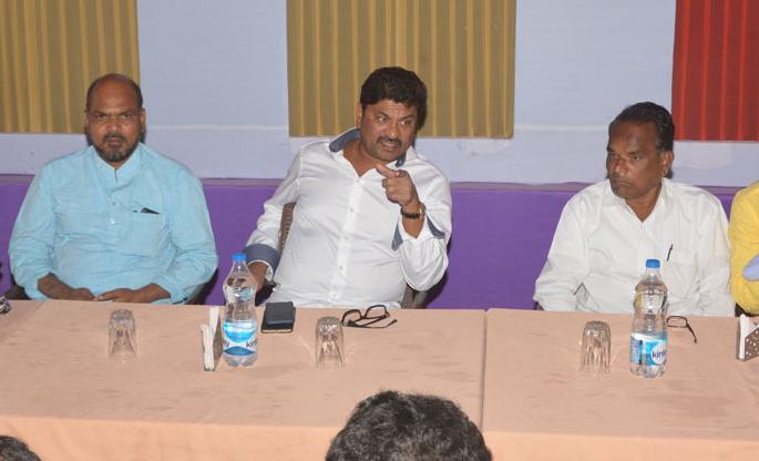 Three days' camps for Congress activists in Jalna | जालन्यात काँग्रेस पदाधिका-यांचे तीन दिवसीय शिबीर Three days' camps for Congress activists in Jalna | जालन्यात काँग्रेस पदाधिका-यांचे तीन दिवसीय शिबीर