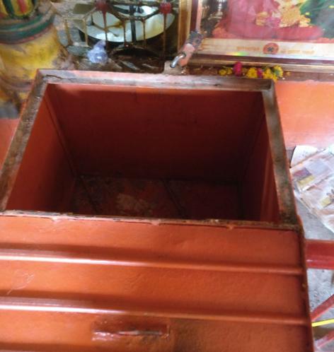 Thief chased and caught | दानपेटी फोडणाऱ्यास पाठलाग करून पकडले Thief chased and caught | दानपेटी फोडणाऱ्यास पाठलाग करून पकडले