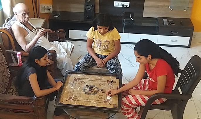 Where to chat and where to sit games | कुठे गप्पा तर कुठे बैठे खेळ