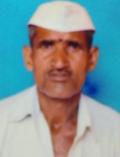 The death of a laborer after falling on an electric pole | विद्युत खांब अंगावर पडल्याने मजुराचा मृत्यू The death of a laborer after falling on an electric pole | विद्युत खांब अंगावर पडल्याने मजुराचा मृत्यू