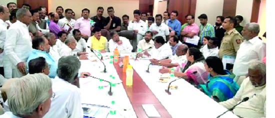 The meeting of the 'Waray' question meeting will be fruitless - the expert committee will be appointed | वारणा’प्रश्नी मंत्रालयातील बैठक निष्फळ - तज्ज्ञ समिती नेमणार The meeting of the 'Waray' question meeting will be fruitless - the expert committee will be appointed | वारणा’प्रश्नी मंत्रालयातील बैठक निष्फळ - तज्ज्ञ समिती नेमणार