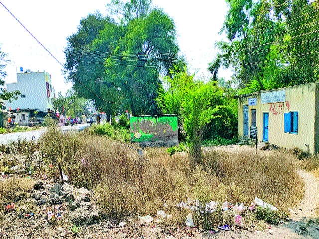 Sanjay Sanstha Bujawara in Gujjalnagar | गुंजाळनगरमध्ये स्वच्छतागृहांचा बोजवारा Sanjay Sanstha Bujawara in Gujjalnagar | गुंजाळनगरमध्ये स्वच्छतागृहांचा बोजवारा