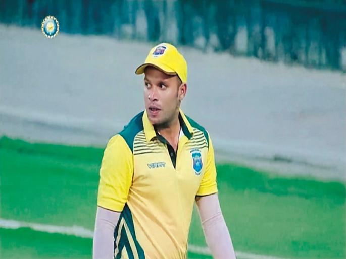 Azim Kazi of the city in the Maharashtra cricket team | नगरचा अझीम काझी महाराष्ट्र क्रिकेट संघात Azim Kazi of the city in the Maharashtra cricket team | नगरचा अझीम काझी महाराष्ट्र क्रिकेट संघात